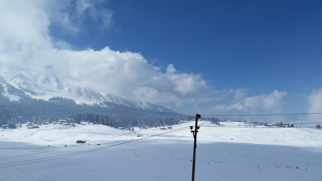 Hotel Gulmarg Inn Dış mekan fotoğraf