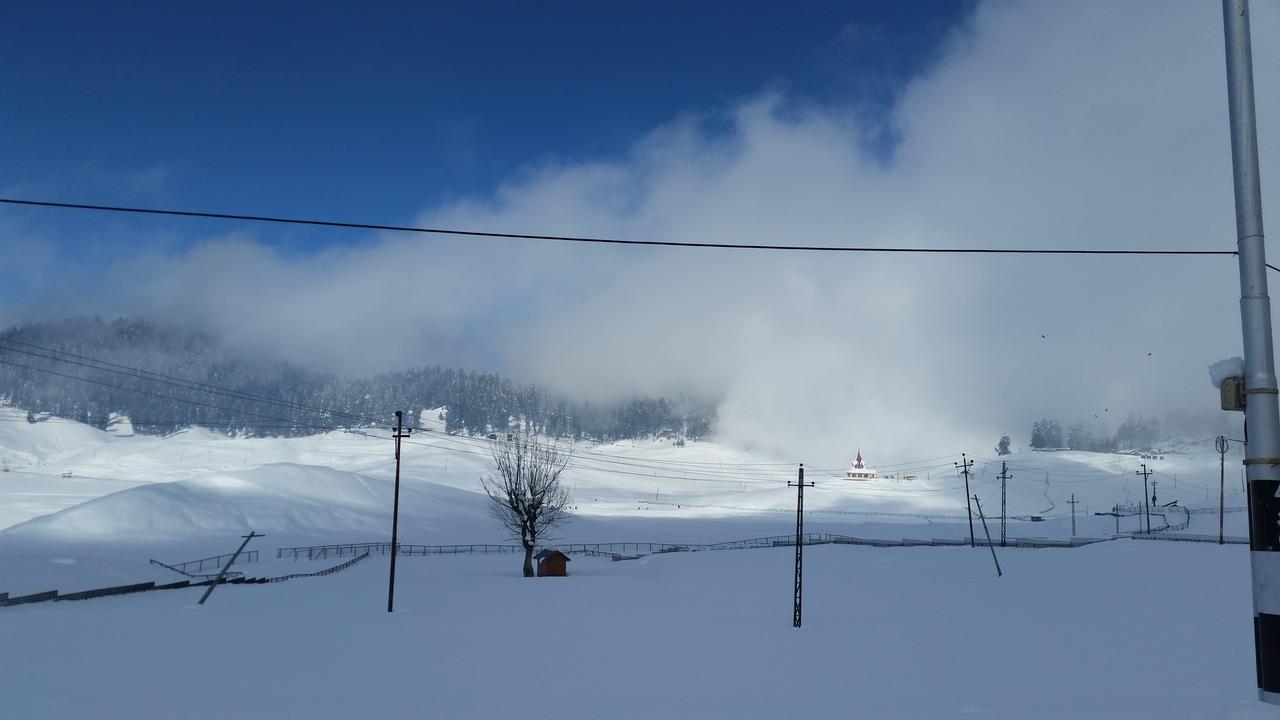 Hotel Gulmarg Inn Dış mekan fotoğraf